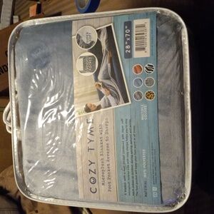 Cozy Tyme Microplush blanket with Foot Pocket reverse to sherpa